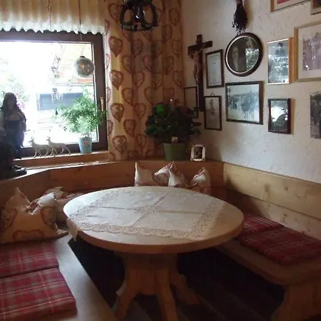 Отель Menthof Зеефельд в Тироле